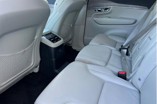 2022 Volvo XC90 Recharge Plug-In Hybrid Inscription