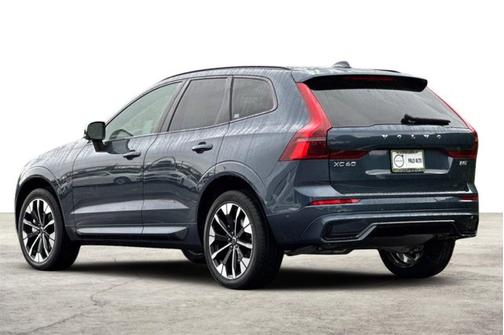 2026 Volvo XC60 Plus