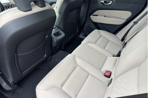 2026 Volvo XC60 Plus