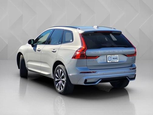 2025 Volvo XC60 Core