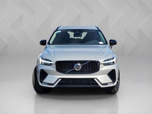 2025 Volvo XC60 Core