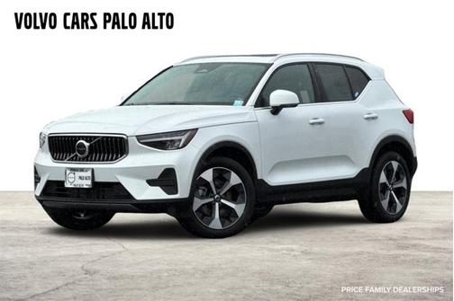 2025 Volvo XC40 Core Bright Theme