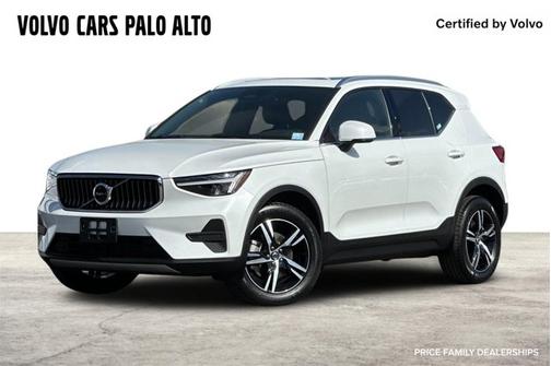 2025 Volvo XC40 Core Bright Theme