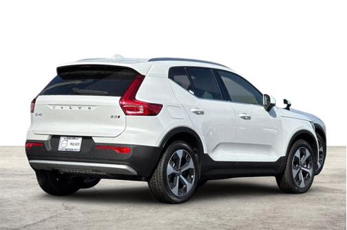 2025 Volvo XC40 Core Bright Theme
