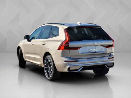 2026 Volvo XC60 Plug-In Hybrid Ultra