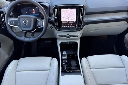 2026 Volvo XC40 Plus
