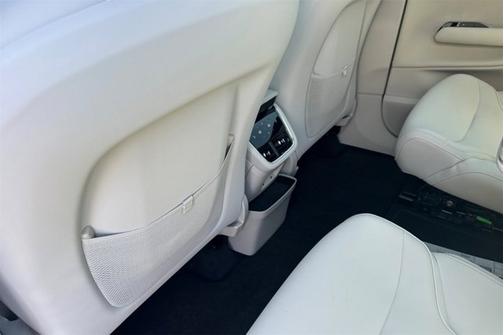 2025 Volvo EX90 Plus