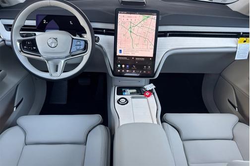 2025 Volvo EX90 Plus