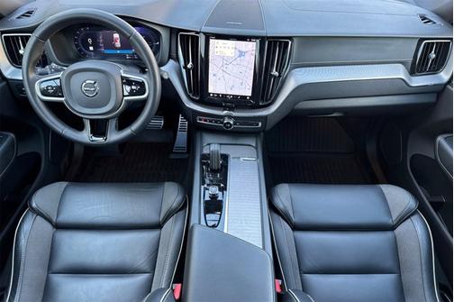 2022 Volvo XC60 Recharge Plug-In Hybrid R-Design