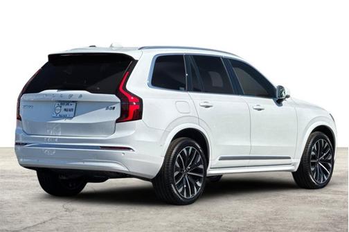 2026 Volvo XC90 Plus