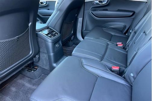 2024 Volvo XC90 Recharge Plug-In Hybrid Ultimate Bright Theme