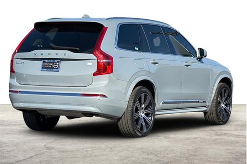 2024 Volvo XC90 Recharge Plug-In Hybrid Ultimate Bright Theme