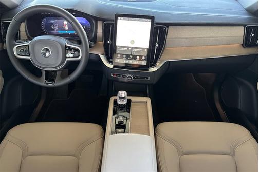 2026 Volvo XC90 Plus