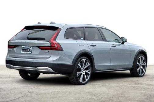 2024 Volvo V90 Cross Country Ultimate