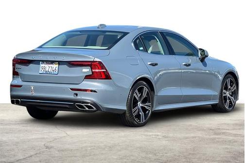 2022 Volvo S60 Recharge Plug-In Hybrid Inscription