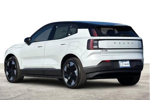 Crystal White 2026 Volvo EX30 Plus