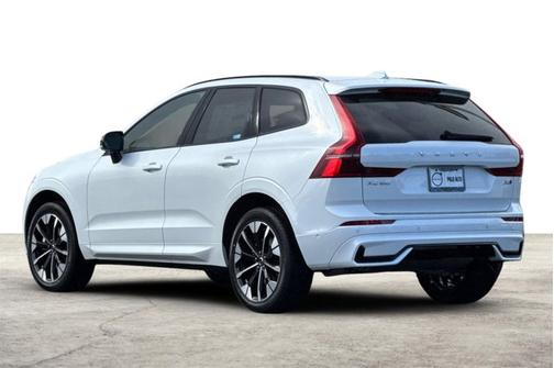2026 Volvo XC60 Plus