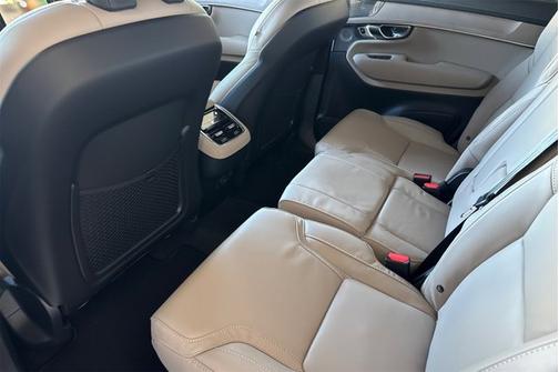 2026 Volvo XC90 Ultra Dark Theme