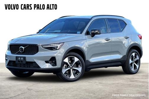 2025 Volvo XC40 Plus Dark Theme
