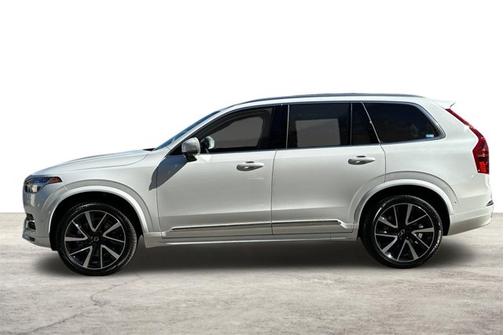 2025 Volvo XC90 Plus