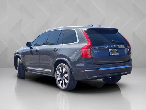 Platinum Gray Metallic 2023 Volvo XC90 Recharge Plug-In Hybrid Ultimate Bright Theme