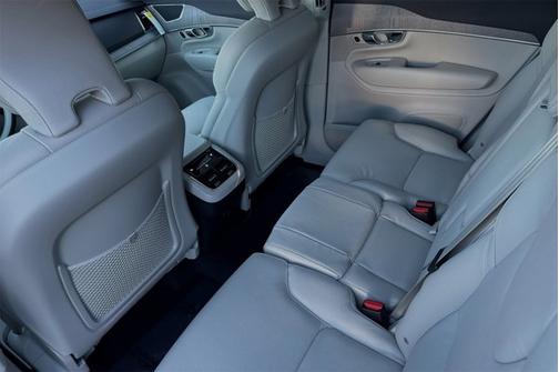 2025 Volvo XC90 Plus