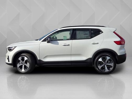 2026 Volvo XC40 Plus