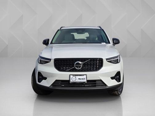 2026 Volvo XC40 Plus