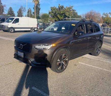 2023 Volvo XC90 Recharge Plug-In Hybrid Plus Dark Theme