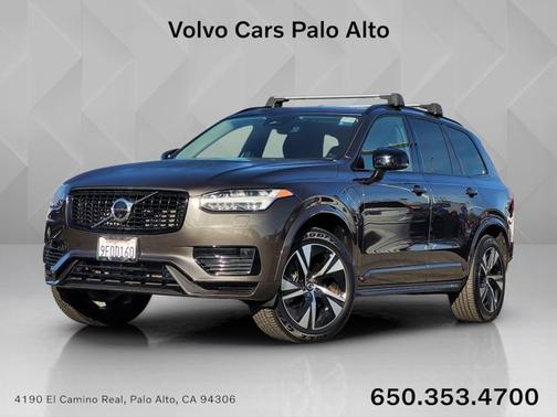 2023 Volvo XC90 Recharge Plug-In Hybrid Plus Dark Theme
