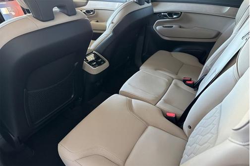 2026 Volvo XC90 Plus