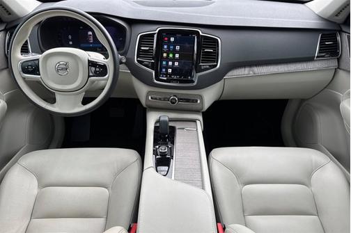 2023 Volvo XC90 Recharge Plug-In Hybrid Plus Bright Theme