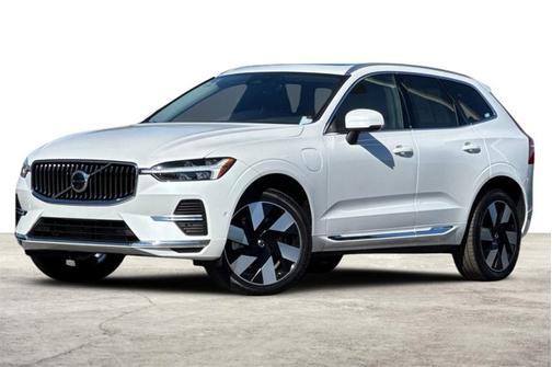 2023 Volvo XC60 Recharge Plug-In Hybrid Plus Bright Theme