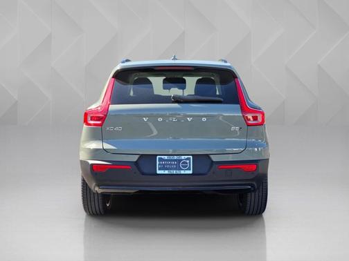 Sage Green Metallic 2025 Volvo XC40 Plus Dark Theme