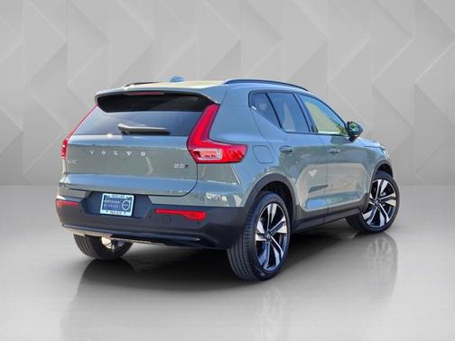 Sage Green Metallic 2025 Volvo XC40 Plus Dark Theme