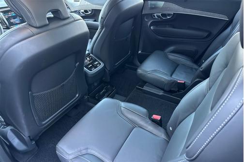 2024 Volvo XC90 Ultimate Bright Theme