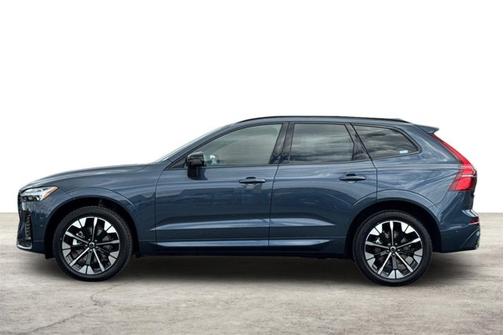 Denim Blue Metallic 2026 Volvo XC60 Plus