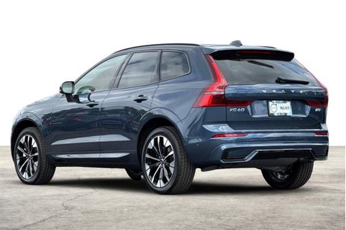 2026 Volvo XC60 Plus