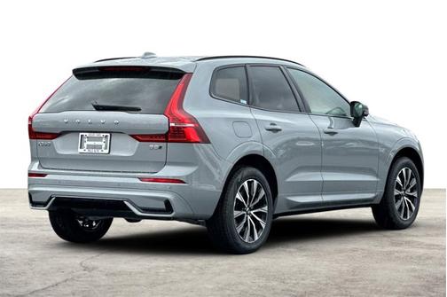 2025 Volvo XC60 Core