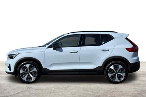 2026 Volvo XC40 Plus
