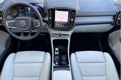 2026 Volvo XC40 Plus