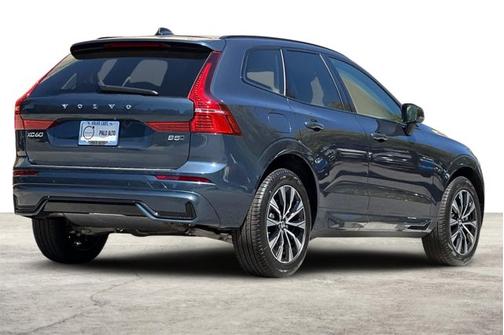 2025 Volvo XC60 Core