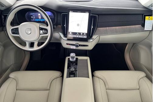 2026 Volvo XC90 Plug-In Hybrid Ultra