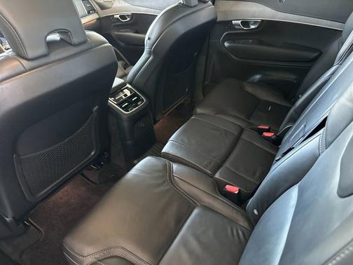 Silver Dawn Metallic 2023 Volvo XC90 Recharge Plug-In Hybrid Ultimate Dark Theme