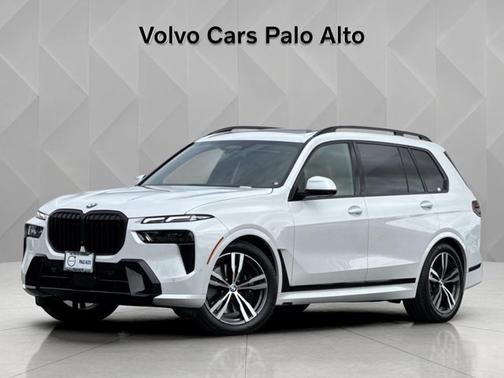 Mineral White Metallic 2026 BMW X7 xDrive40i