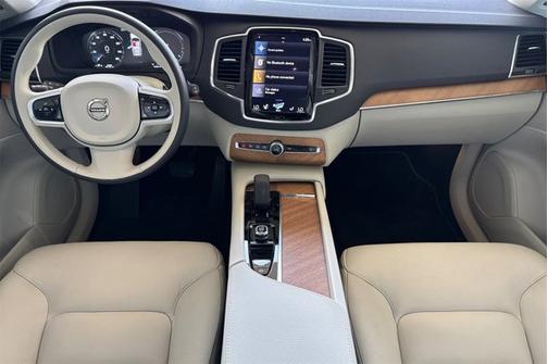 2022 Volvo XC90 Recharge Plug-In Hybrid Inscription Expression