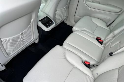 2025 Volvo XC90 Core