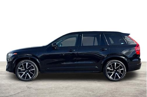 2023 Volvo XC90 Recharge Plug-In Hybrid Plus Dark Theme