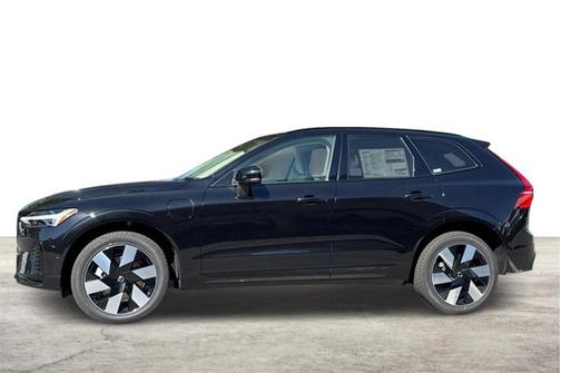 2025 Volvo XC60 Plug-In Hybrid Plus