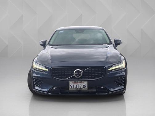 Denim Blue Metallic 2025 Volvo S60 Plug-In Hybrid Plus
